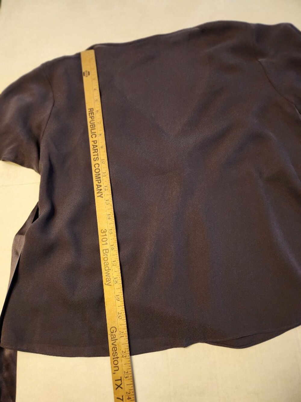 NWT Nine West 100% Silk Faux Wrap Empire Tie Back Flutter Sleeve Top L Charcoal - Picture 9 of 12